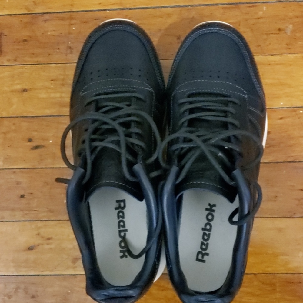 Reebok Sneakers